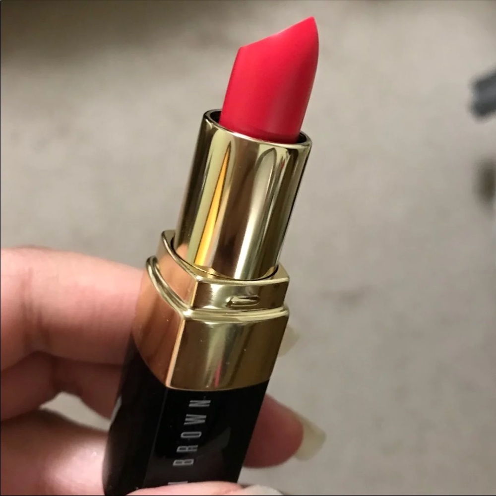 New! Bobbi Brown Lipstick